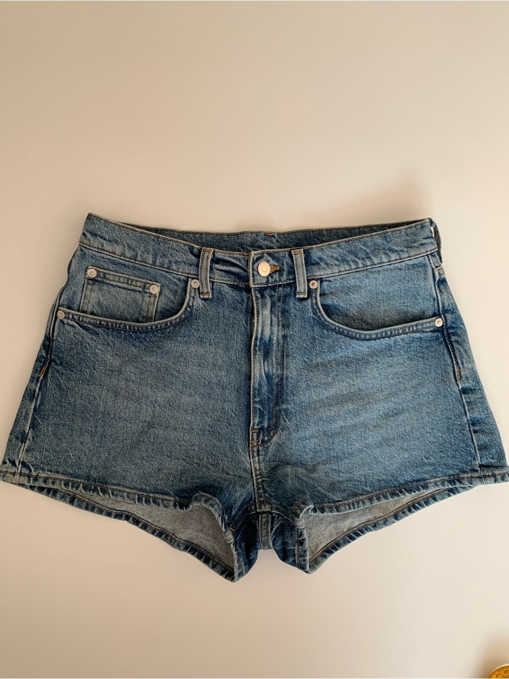 Arket denim short women’s size 29 Classic High-Rise Blue Denim Shorts